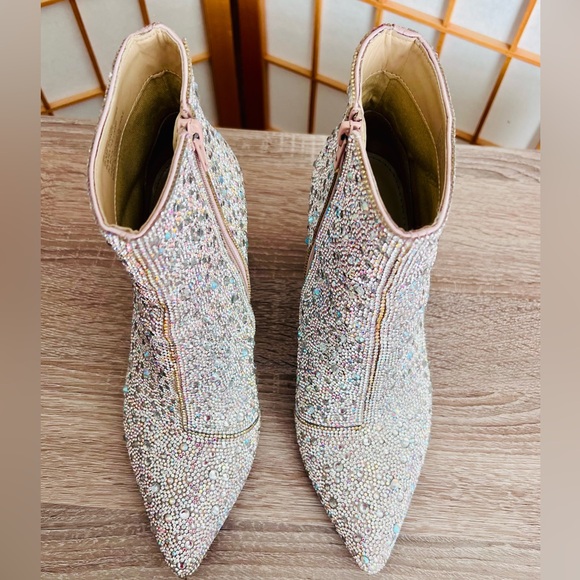 Betsey Johnson Cady Rhinestone boots 7.5 medium, Silver white crystal pave. - Picture 3 of 10